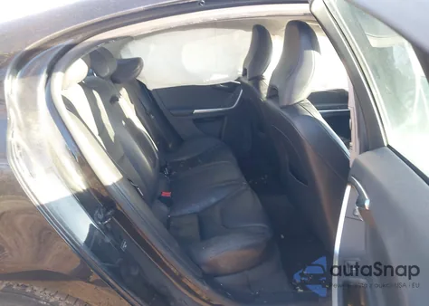 2012 Volvo S60 T6/T6 R-Design z USA, uszkodzony, nr VIN YV1902FH5C2124896